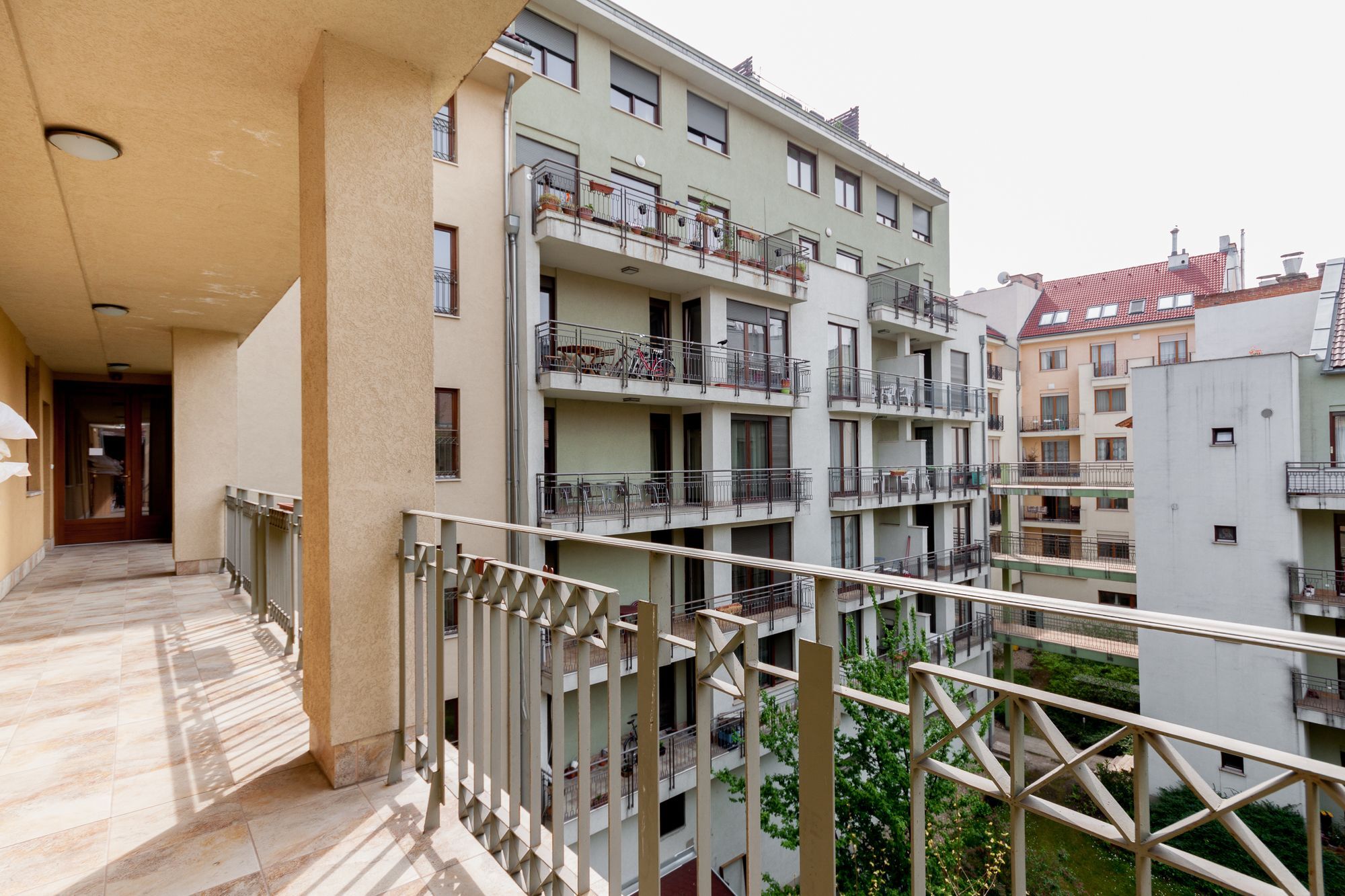 Club 99 Apartments Budapest Eksteriør bilde