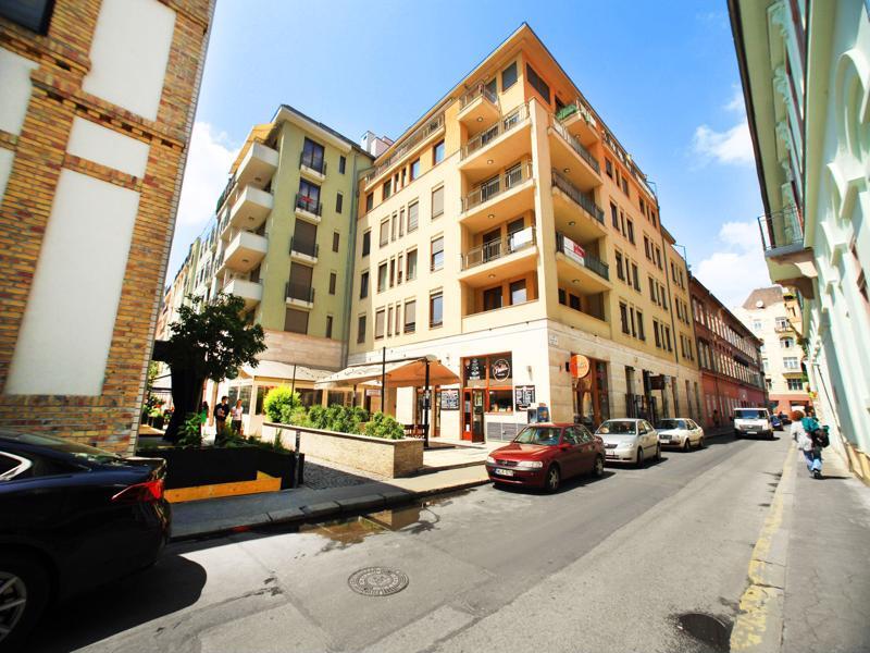 Club 99 Apartments Budapest Eksteriør bilde
